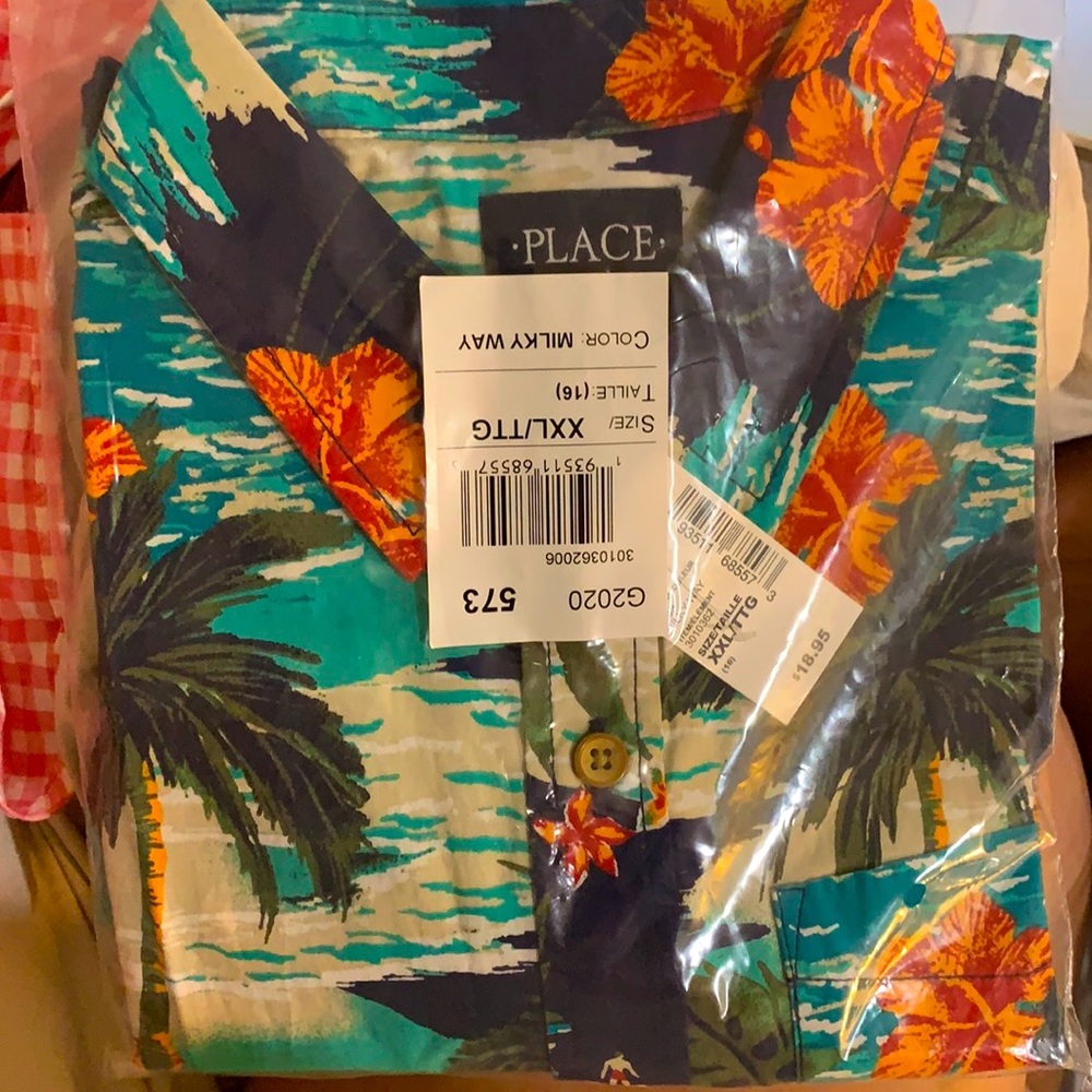 NWT Children’s Place short sleeved Hawaiian shirt